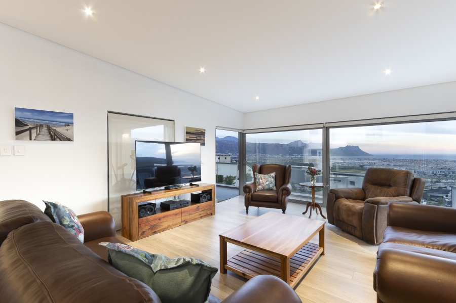 4 Bedroom Property for Sale in Dennegeur Western Cape